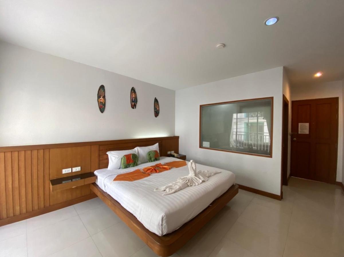 One World One Home Patong 2 Exterior foto
