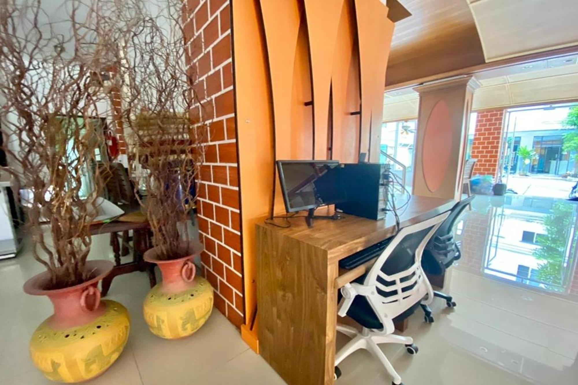 One World One Home Patong 2 Exterior foto